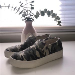 Steve Madden camo sneakers